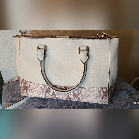 EUC Michael Kors tote bag - Picture 12 of 16